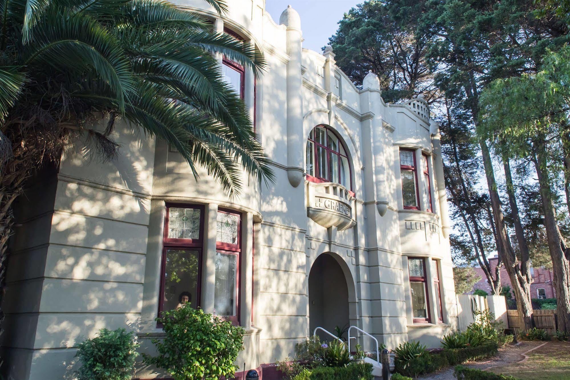 Toorak Manor Hotel Melbourne Exterior photo